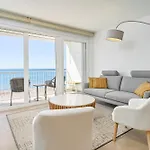 Seafront Apartman *