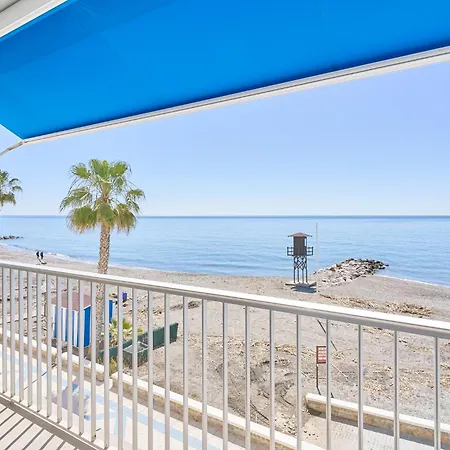 Apartment Seafront *