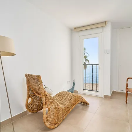 Apartment Seafront *