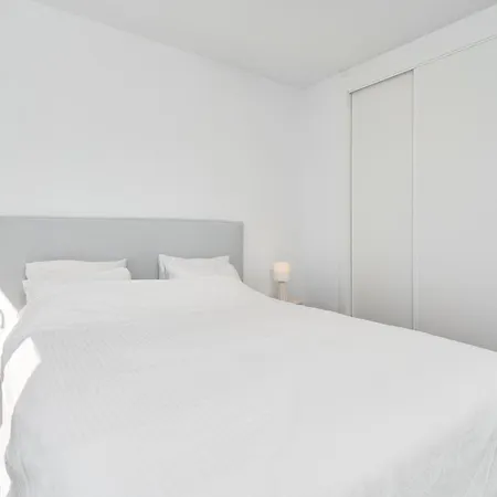 Seafront Apartment *